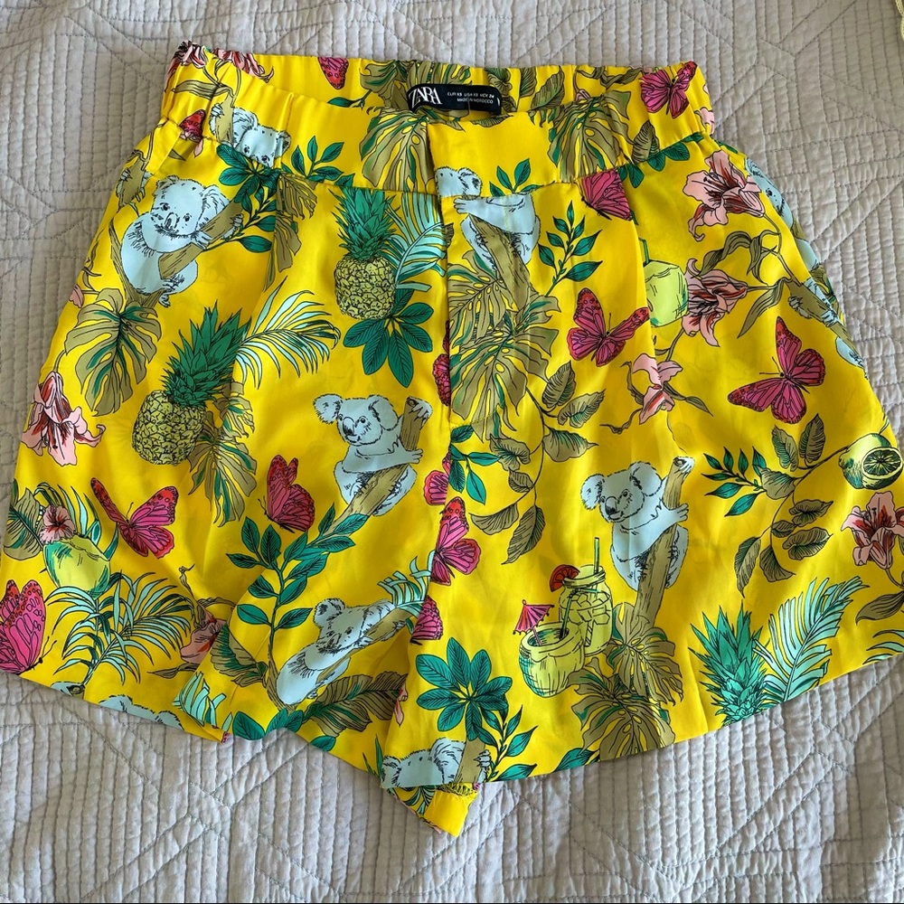 NWOT NEVER WORN ZARA PRINT SHORTS XS